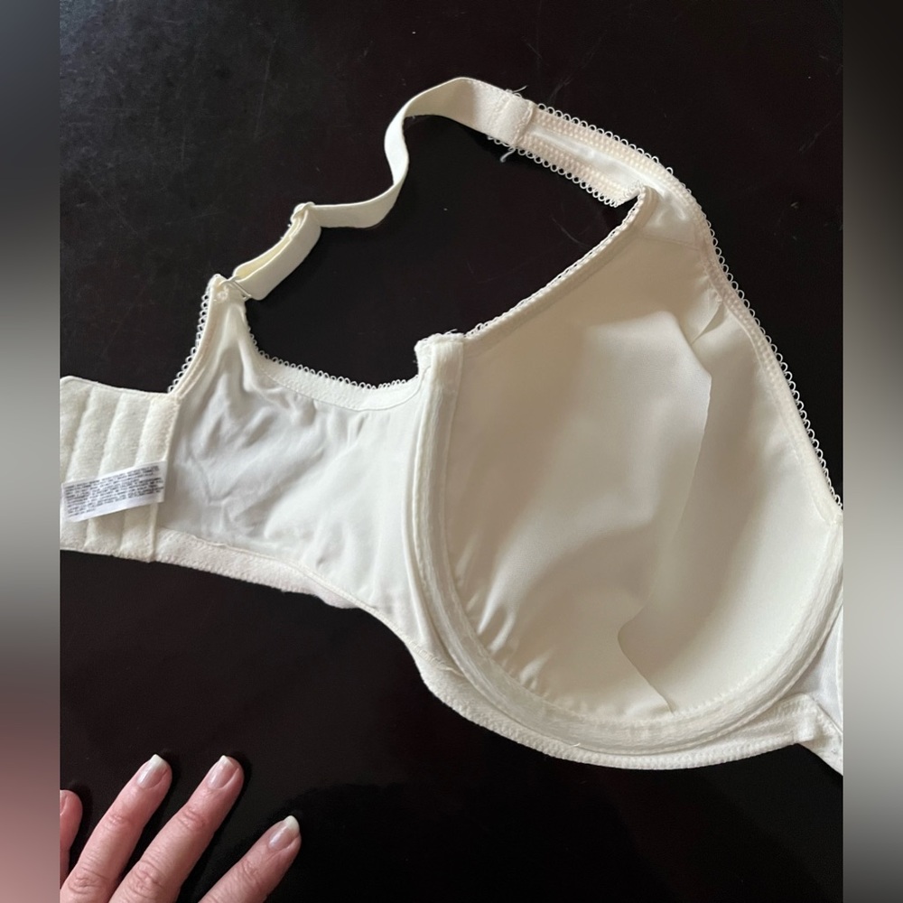 Wacoal Basic Beauty Underwire Bra 853192, Full Figure, Seamless 34ddd white - Picture 5 of 7